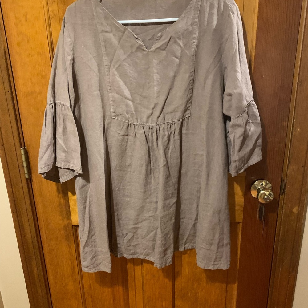 Match Point USA Brown linen top
Size Medium